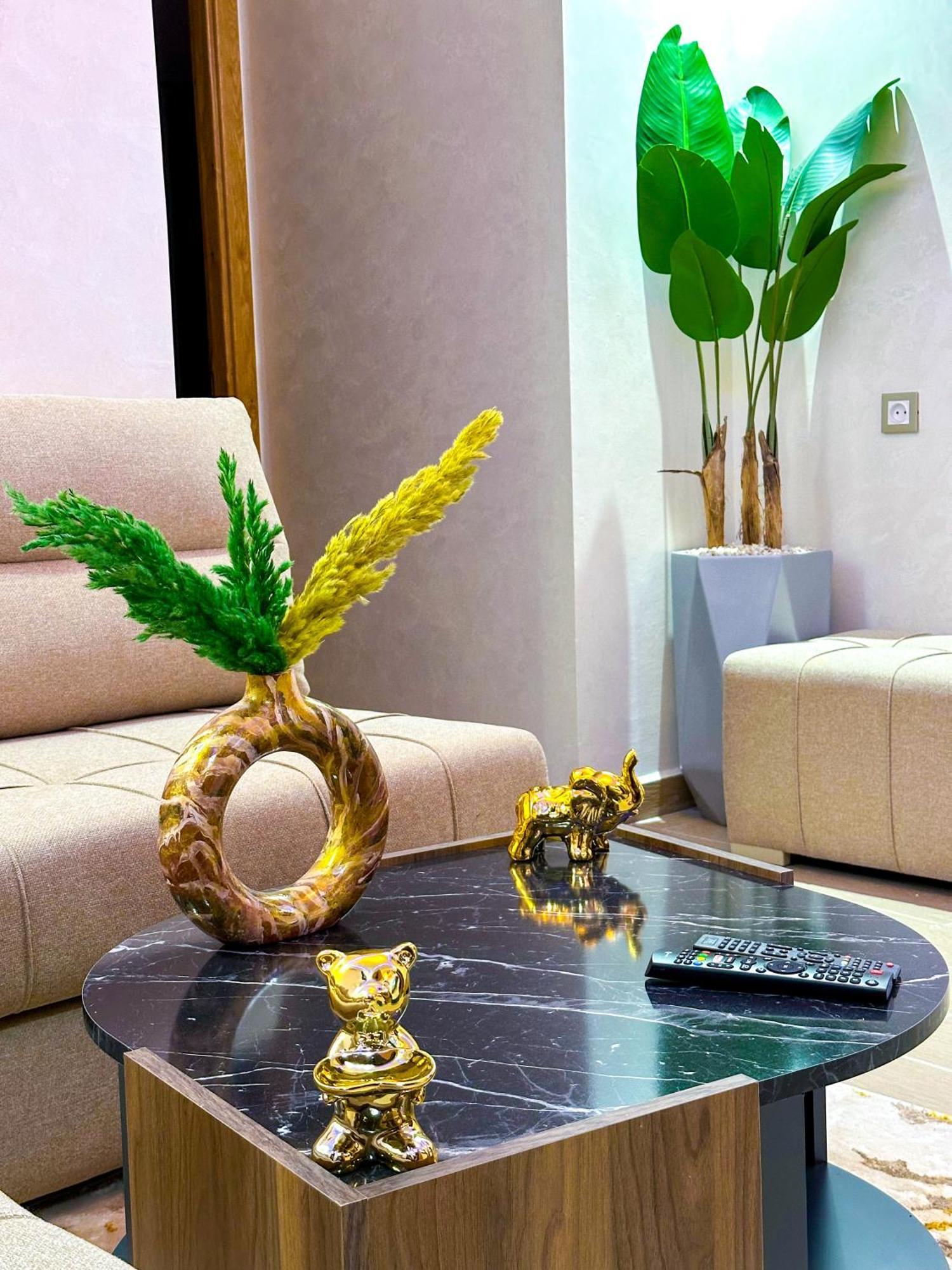 Veluxa - Luxury Holiday Homes - Centric Flat แทนเจียร์ ภายนอก รูปภาพ