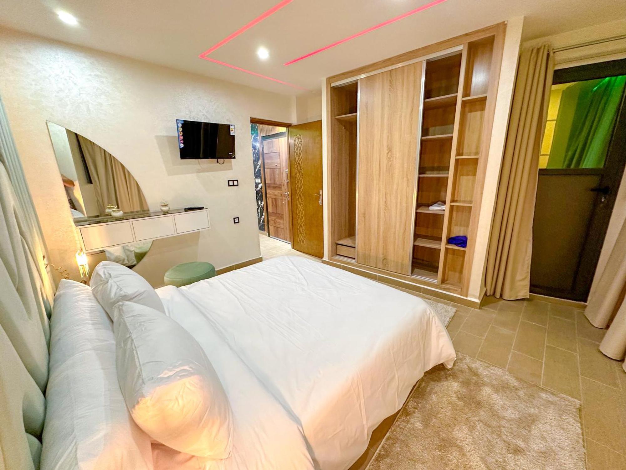 Veluxa - Luxury Holiday Homes - Centric Flat แทนเจียร์ ภายนอก รูปภาพ